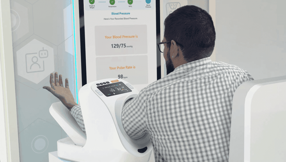 قياس العلامات الحيوية ذاتياً داخل كبسولة الرعاية الصحية