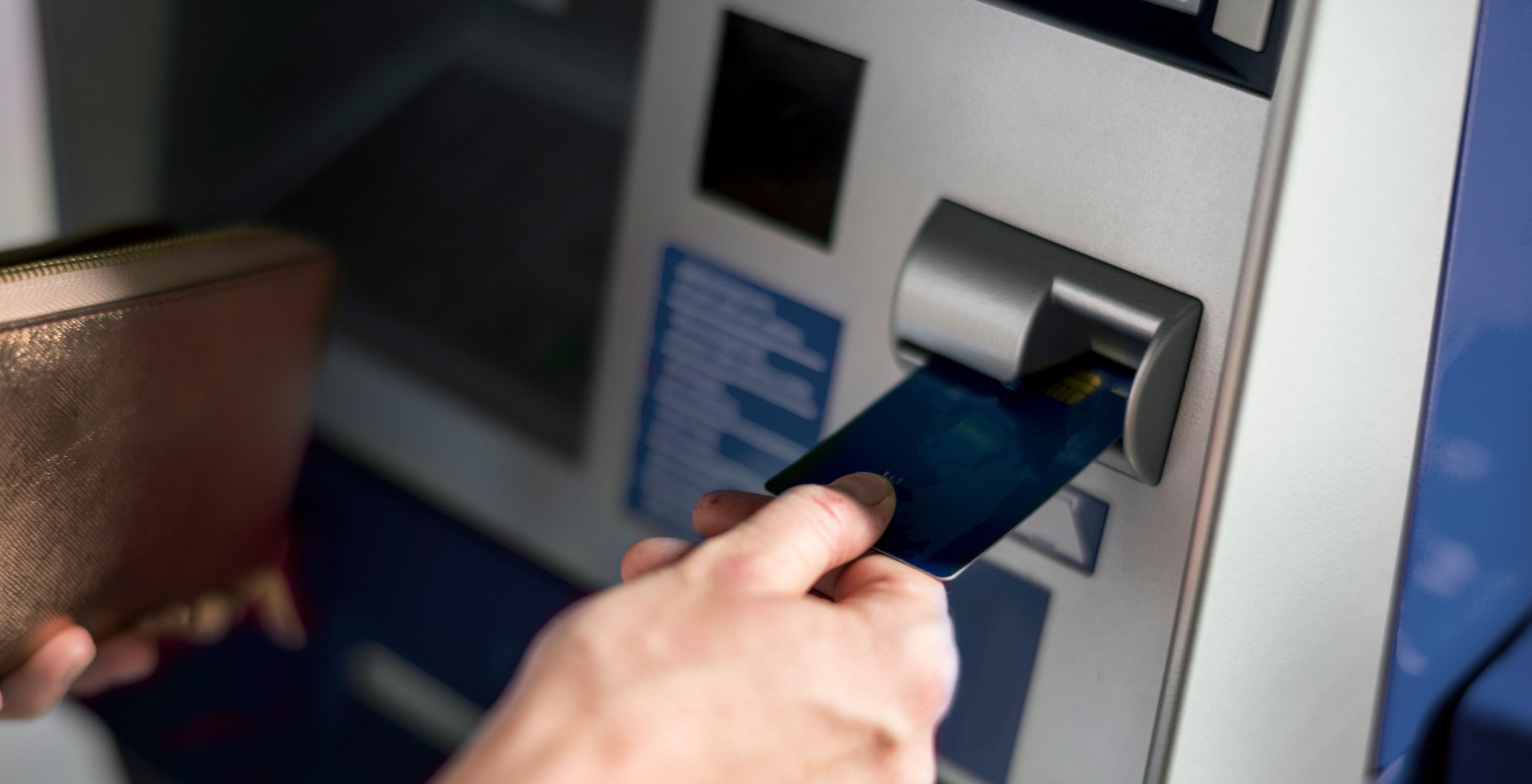 Card issuance Kiosk